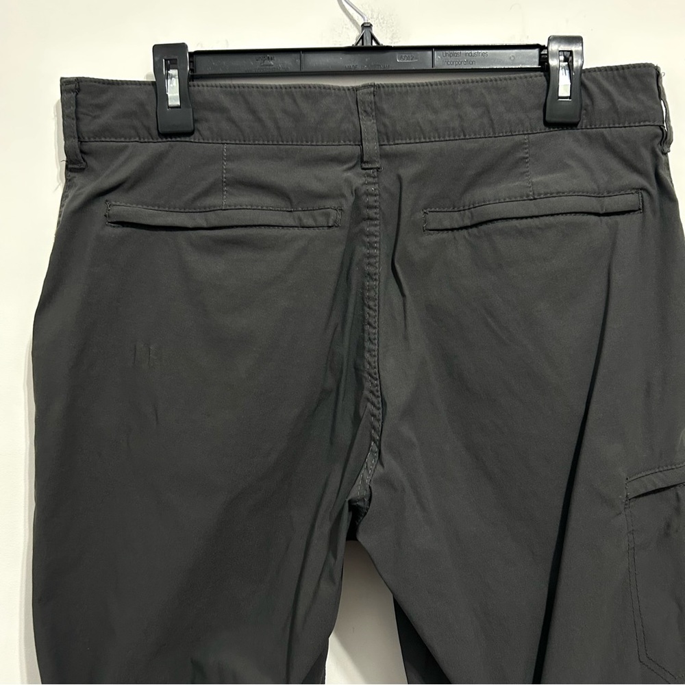 Ub Tech UNIONBAY Men's Dark Gray Cargo Pants Classic Fit Modern Stretch 36Wx30L - Picture 10 of 12